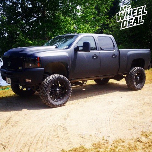 22x9.5" Fuel Offroad Hostage -18 wheels with 37X13.50R22 Nitto Trail Grappler tires on a 2007 Chevy 2500 22x9.5 Fuel Off Road Hostage -18 wheels with 37X13.50R22 Nitto Trail Grappler tires on a 2007 Chevy 2500