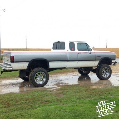 1993 Dodge Ram D250 with 20x12" Moto Metal 962 Chrome wheels with 35x12.50x20 Federal Couragia MT tires 20x12 Moto Metal 962 Chrome wheels with 35x12.50x20 Federal Couragia MT tires on a 1993 Dodge Ram D250