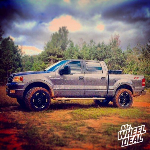 20x9 Moto Metal 951 Black and Machined wheels +18 offset on a 2005 Ford F150 20x9" Black and Machined Moto Metal 951 wheels +18 offset on a 2005 Ford F-150