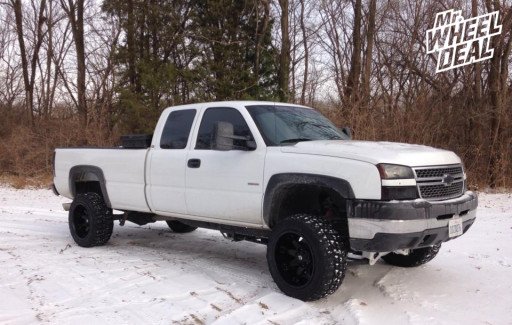 20x12" Fuel Off-Road Octane Wheels with 33x12.50x20 Federal Couragia MT Tires on a 2005 Chevy Silverado 2500 20x12" Fuel Off-Road Octane Wheels with 33x12.50x20 Federal Couragia MT Tires on a 2005 Chevy Silverado 2500