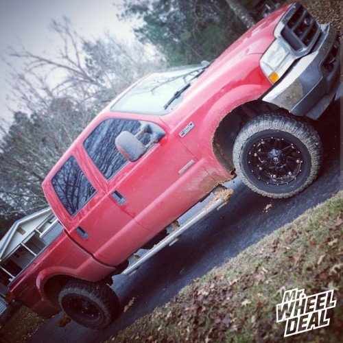 20x10" Fuel Offroad Hostage wheels -24 with 35x12.50R20 Cooper STT tires on a 2004 Ford F-350 20" Fuel Hostages-24 offset with 35" Cooper STT tires on a 2004 Ford F-350
