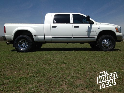 17" Ultra 023 Chrome Wheels on a 2006 Dodge Dually