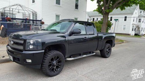 20x9" Fuel Off-Road Vapor with +20 wheels with 33x12.50x20 Federal Couragia MT tires on a 2009 Chevy 1500 20x9 Fuel Vapor wheels with 33x12.50x20 Federal Couragia MT tires on a 2009 Chevy 1500