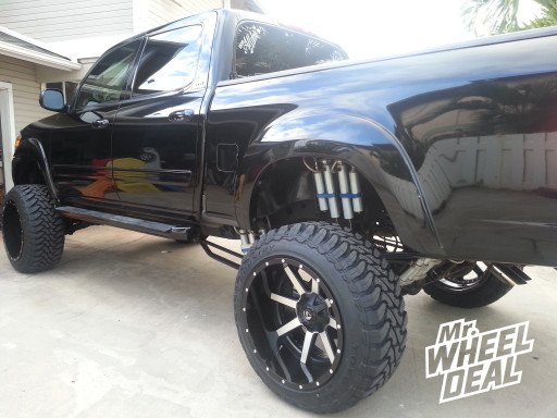 22x14" Fuel Off Road Maverick Wheels on a 2006 Toyota Tundra