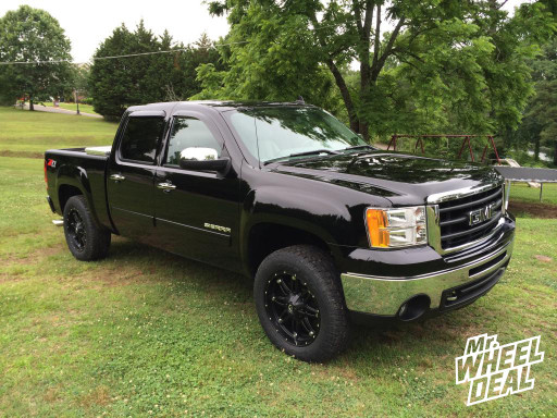 20x9 Fuel Off-Road Hostage Wheels with 275/60/20 Toyo AT II Tires on a 2011 GMC 1500 2011 GMC 1500 with 20x9 Fuel Hostage Wheels with 275/60/20 Toyo AT II Tires