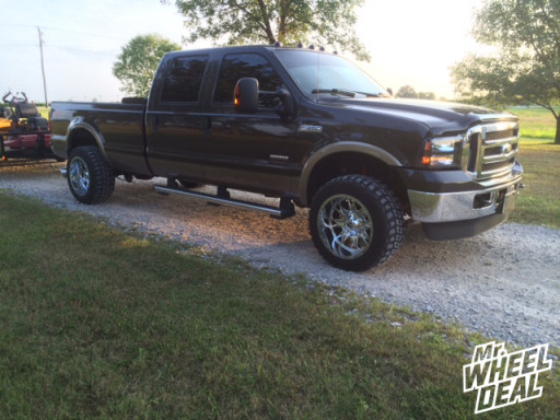 20x12 Fuel Offroad Throttle wheels with 33X12.50R20 Federal Couragia MT tires on a 2005 Ford F-350 20x12 Fuel D512 Throttle wheels with 33X12.50R20 Federal Couragia MT tires on a 2005 Ford F-350
