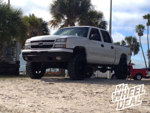 20x12" Fuel Off-Road Hostage Wheels with 35x12.50x20 Federal Couragia MT Tires on a 2006 Chevy Silverado 1500 20x12" Fuel Off-Road Hostage Wheels with 35x12.50x20 Federal Couragia MT Tires on a 2006 Chevy Silverado 1500