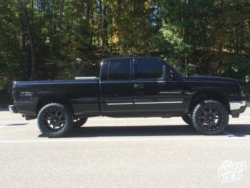 20x10 Black Milled Fuel Maverick wheels with 33x12.50x20 Toyo Open Country MT tires on a Chevy Silverado 20x10 Fuel Off-Road Maverick Black Milled wheels with 33x12.50x20 Toyo Open Country MT tires on a Chevy Silverado
