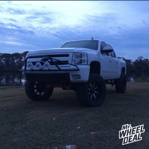 22x10" Fuel Maverick wheels with -24 offset with 37X13.50R22 Dakar MT tires on a 2007 Chevy Silverado 1500 22x10 Fuel Offroad Maverick wheels with -24 offset with 37X13.50R22 Dakar MT tires on a 2007 Chevy Silverado 1500