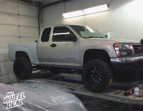 20x12" Fuel Off-Road Maverick wheels with 33x12.50R20 Federal Couragia MT tires on a 2004 GMC Canyon 20x12 Fuel Maverick wheels with 33x12.50R20 Federal Couragia MT tires on a 2004 GMC Canyon